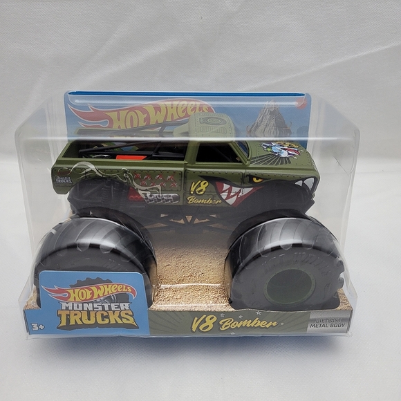Hot Wheels Monster Trucks V8 Bomber 1:24 Scale